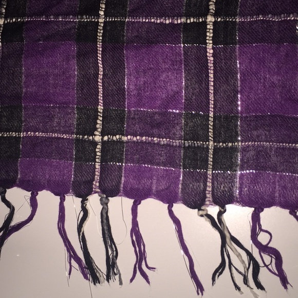 Steve Madden Plaid Scarf - Picture 3 of 3